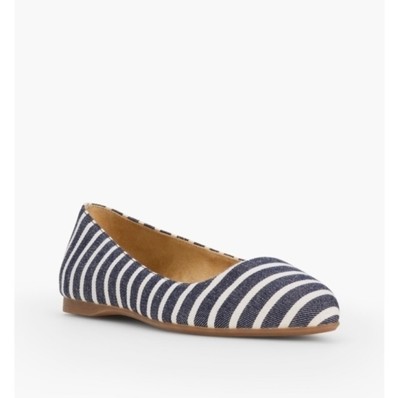 NWOT TALBOTS STRIPED  POINTED TOE FLATS - Picture 2 of 8